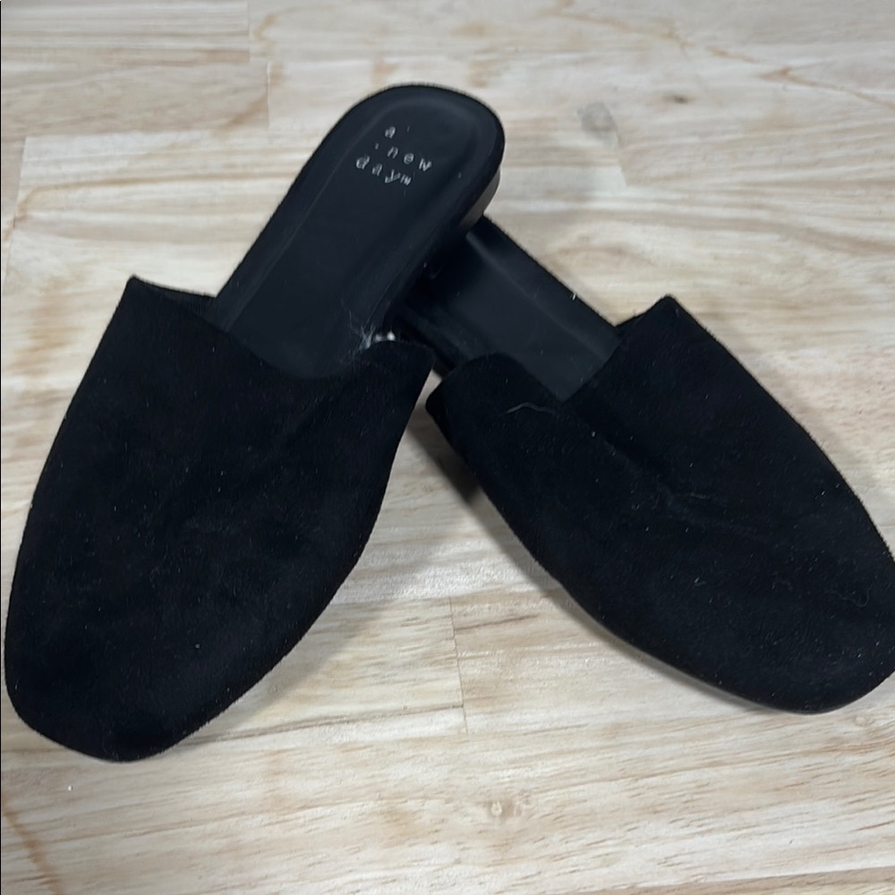 Women's Black Slip-On Shoes